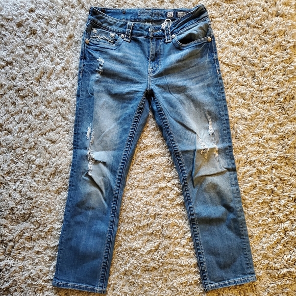 MISS ME | NWOT Boyfriend Capri Distressed Medium Wash Denim Jeans (Size 25) - Picture 7 of 9